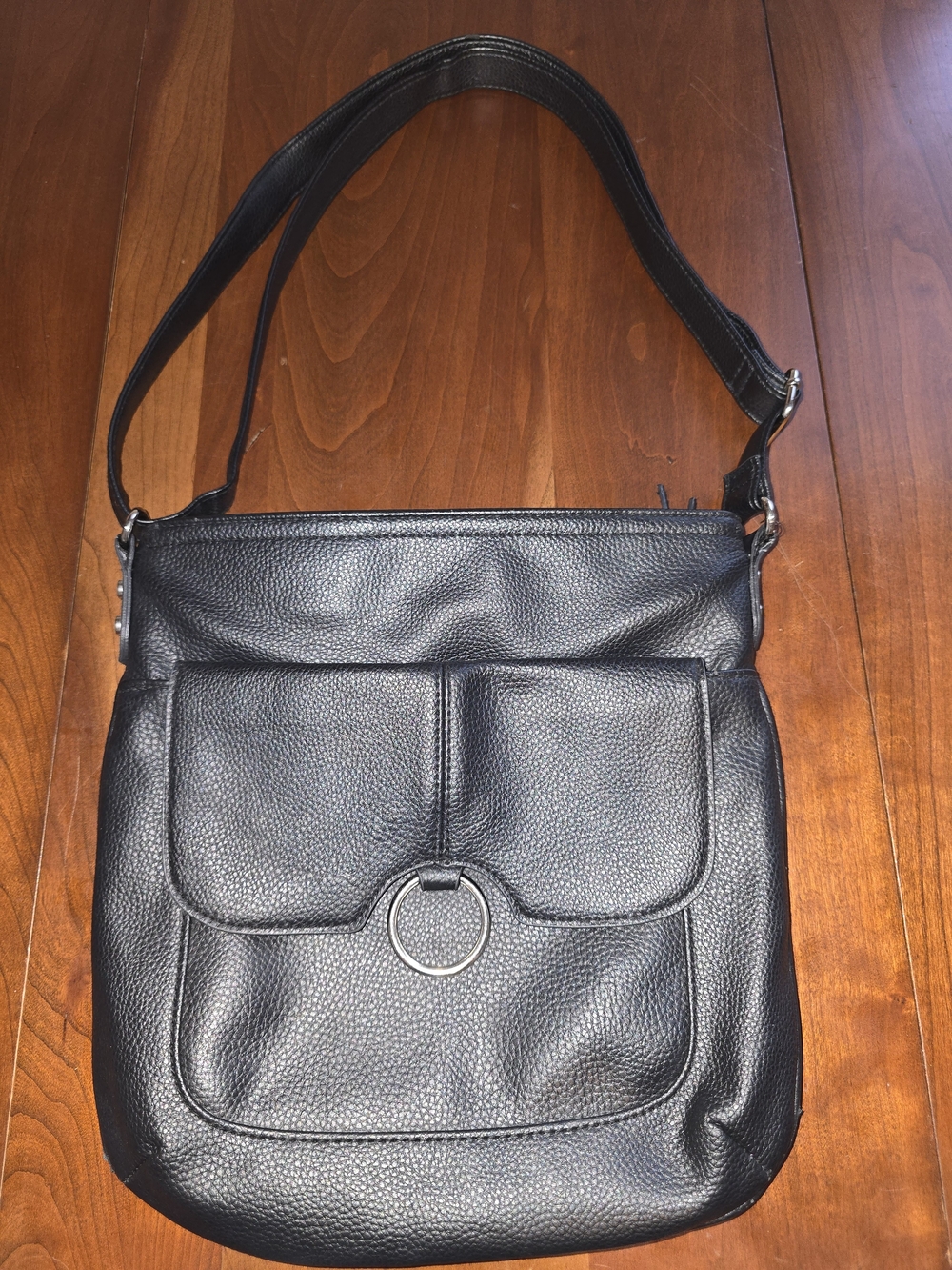 Rosetti EUC Black Pebbled Leather Crossbody with Silver Ring Accent